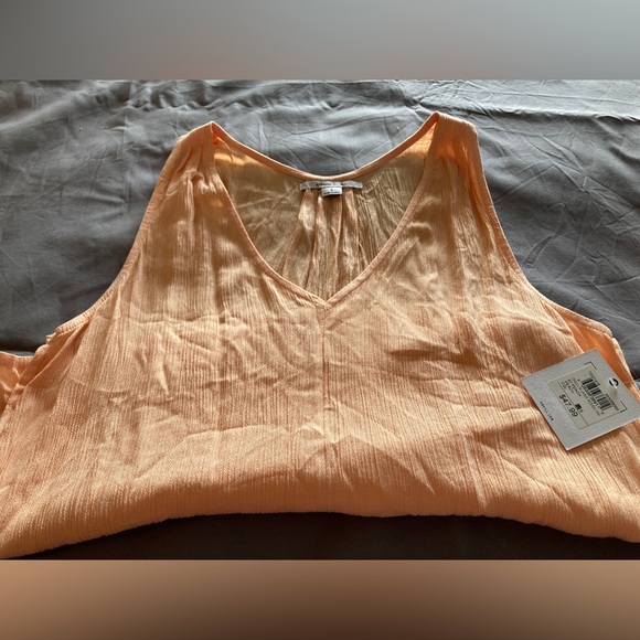 NWT	O'Neill Lainie Woven tank	Peach - Picture 3 of 4